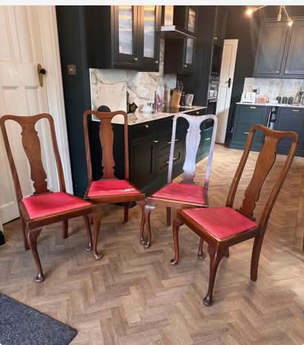 Photo of free 4 x dining chairs (BR1) #1