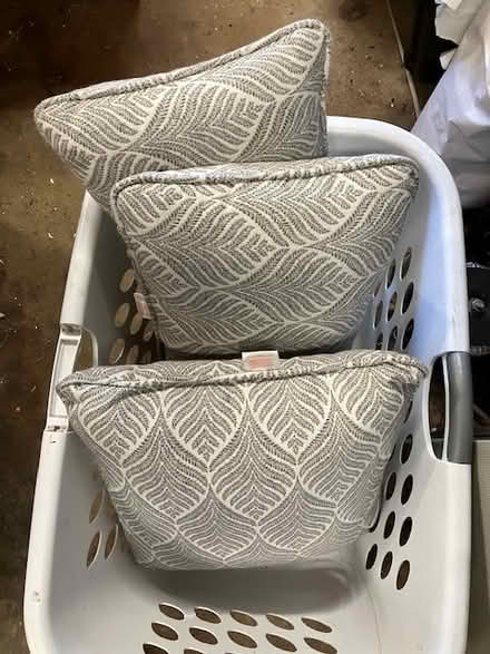 Photo of free 6 sunbrella outdoor pillows (south sunnyvale) #3