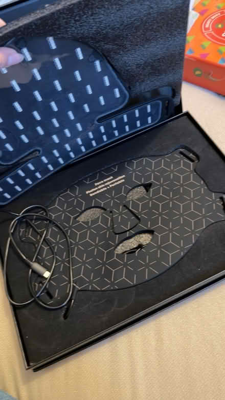 Photo of free Red light therapy mask (The Exchange LS12) #1
