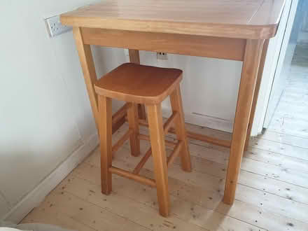 Photo of free Kitchen table & stools (HD8) #1