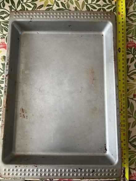 Photo of free Baking trays (Bear Cross BH11) #2