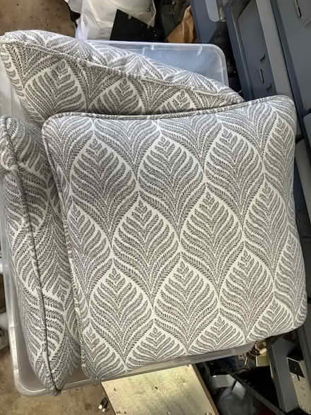 Photo of free 6 sunbrella outdoor pillows (south sunnyvale) #2