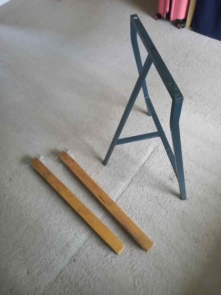 Photo of free Desk/table (BT18) #2