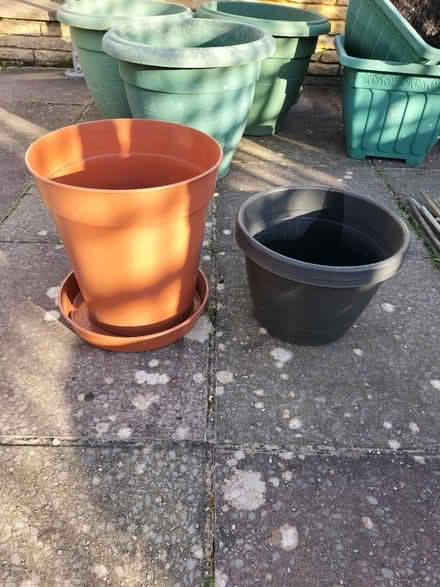 Photo of free Various Garden Pots x 4 or 5 vgc (Hilsea Portsmouth PO2) #1
