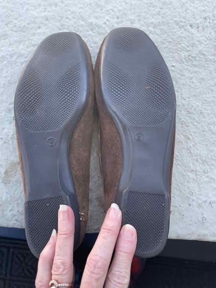 Photo of free Women’s shoes 9m (Oakland) #3