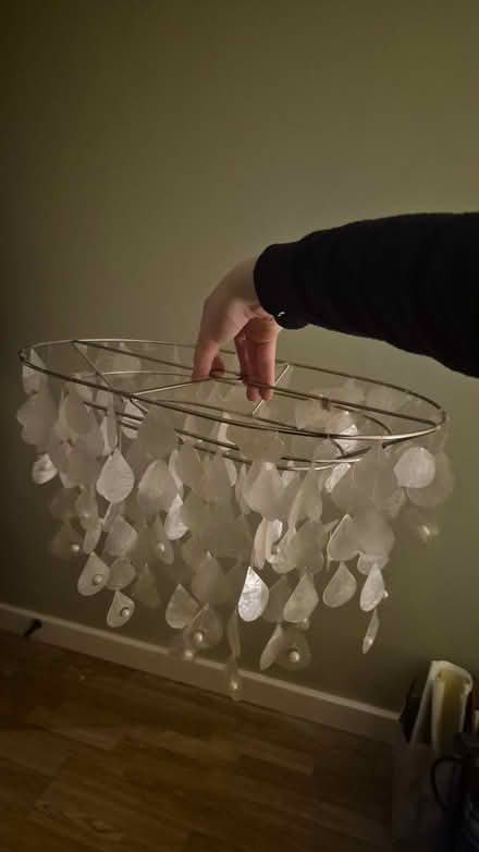 Photo of free Small chandelier (Streatham) #1