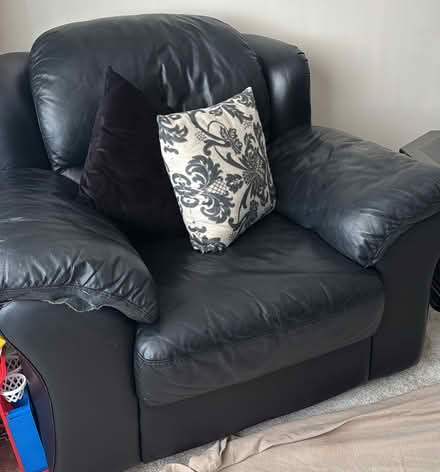 Photo of free Black leather DFS SOFA (Bury Park LU3) #2