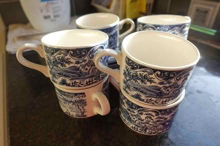 Photo of free Trays Cups and saucers (L37) #2
