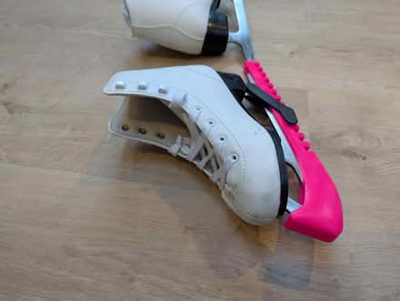 Photo of free Children's figure skates (Kenpshott RG22) #4