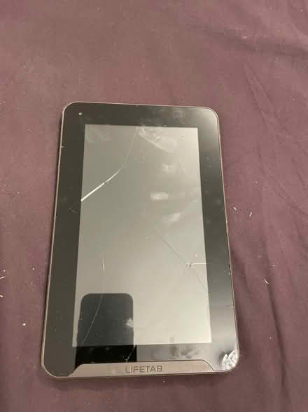 Photo of free Old iPad tablet (Wandsworth SW18) #2