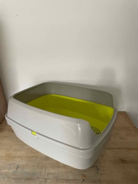 Photo of free Cat litter tray (Holloway N19) #1