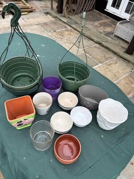 Photo of free Pots and hanging baskets (Wilmslow SK9) #1