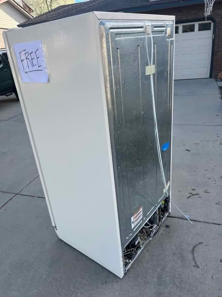 Photo of free Fridge Refrigerator Whirlpool (1220 twin peaks cir) #4