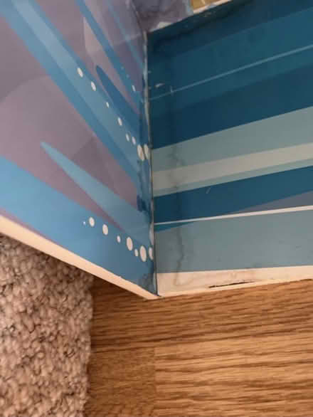 Photo of free Frozen themed dolls house (Hillingdon UB10) #3