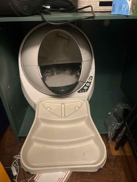 Photo of free Litter Robot 3 - Cat Litter Box (Woodley Park) #1
