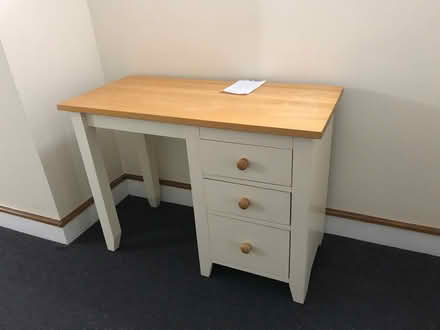 Photo of free Writing tabel (Metro Court HP6) #1