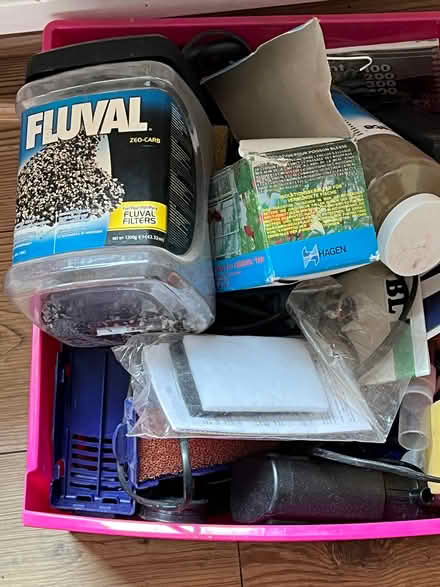 Photo of free Assortment of fish tank bits (West Byfleet KT14) #3