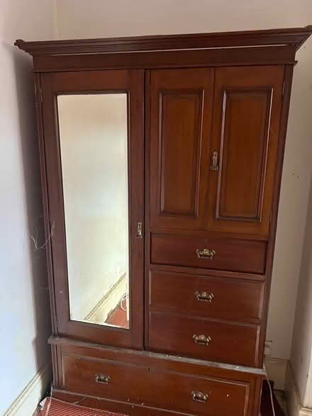 Photo of free Victorian linen press (Summertown OX2) #1