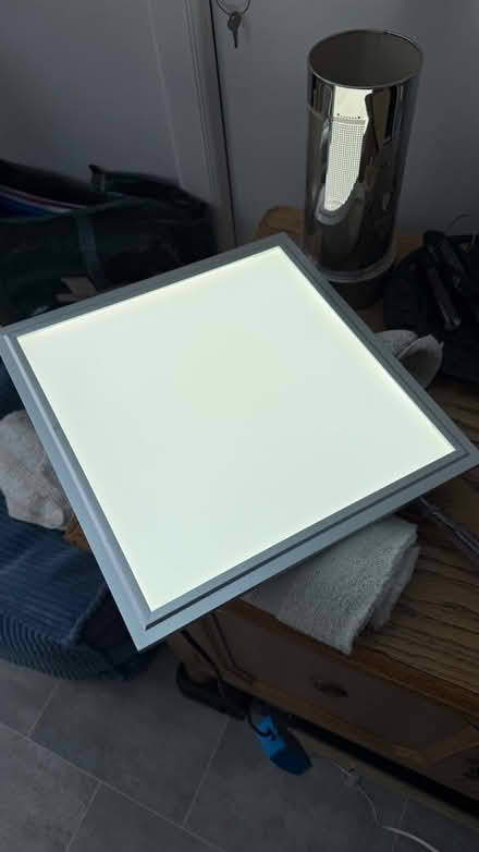Photo of free 2 LED light panels (Welling DA16) #2