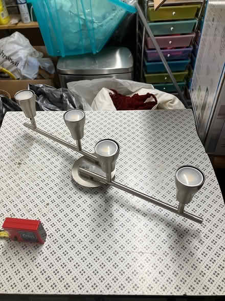 Photo of free 4 bulb spot (Beaconsfield HP9) #1