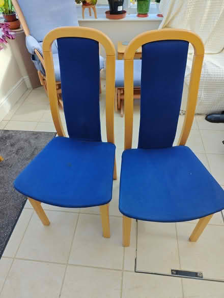 Photo of free 4 dining chairs in blue fabric (Broadwater SG2) #1