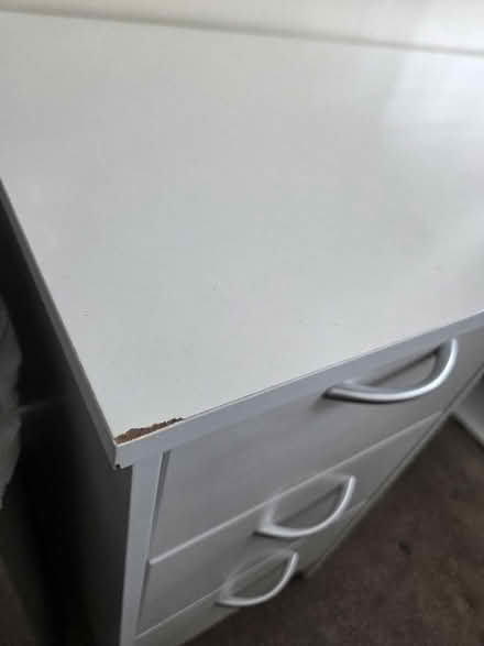 Photo of free White desk (Little Heath RG31) #3