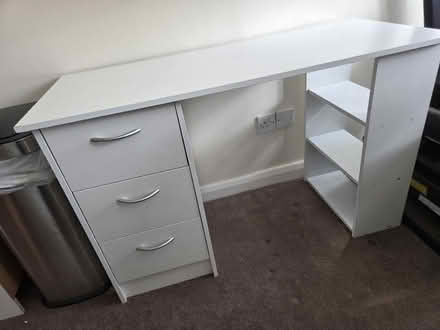 Photo of free White desk (Little Heath RG31) #1