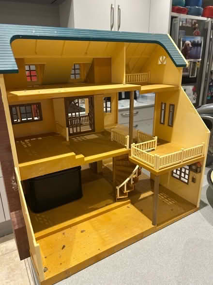 Photo of free Dolls house (Malvern Link WR14) #1