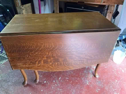 Photo of free Dining table & rug (Kendal Collinfield) #1