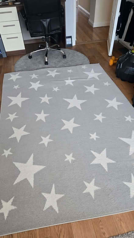 Photo of free Rug (Molesey KT8) #2