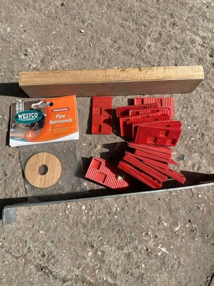 Photo of free Laminate Floor Laying Tools (Portsmouth PO3) #1