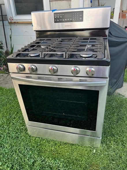 Photo of free Gas cooktop/oven (El Cerrito near Moeser) #1