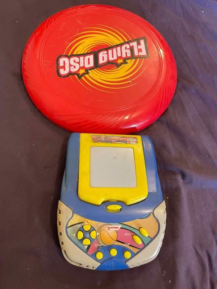 Photo of free Fry’s bee (Wandsworth SW18) #1