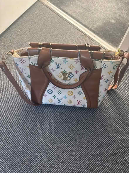 Photo of free Hand bag (DA2) #3