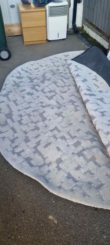 Photo of free Large round heavy weight rug (Holbrooks CV6) #1