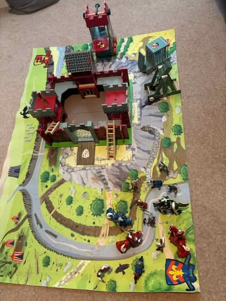 Photo of free Toy wooden fort with playmat (Wimbledon Chase SW20) #1