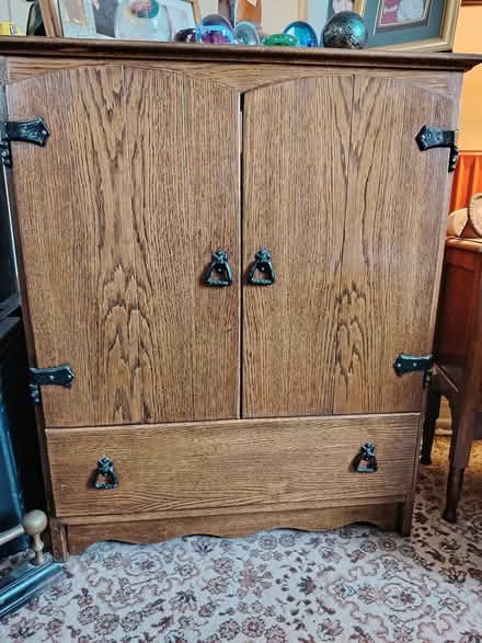 Photo of free TV and Cabinet (Wirksworth) #1