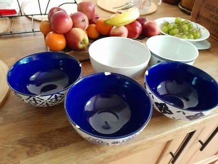 Photo of free Cereal bowls with chips (Earley RG6) #2