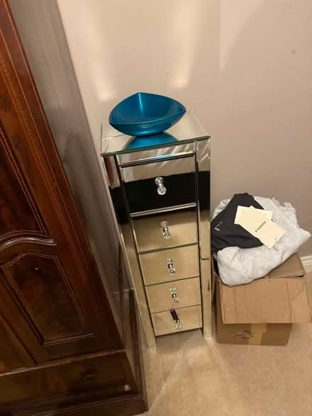 Photo of free Mirrored bedside unit and matching draws (Ashingdon SS4) #2