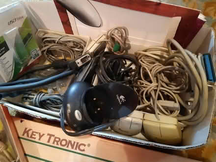 Photo of free PC and printer accessories, etc (D8 area) #2