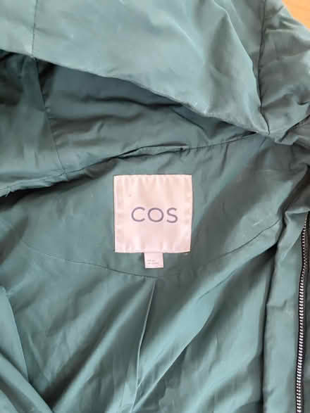 Photo of free Cos winter coat, Female size 36 (E20 6dl) #2