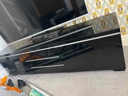 Photo of free TV Unit Gloss Black (CH42) #1