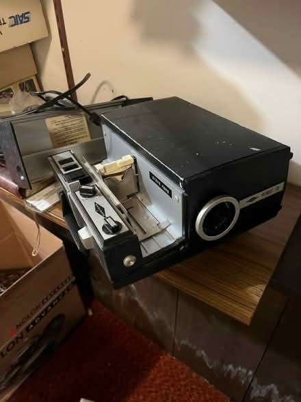 Photo of free Slide projectors and cartridges (Laurel (Lauelton Forest) #1