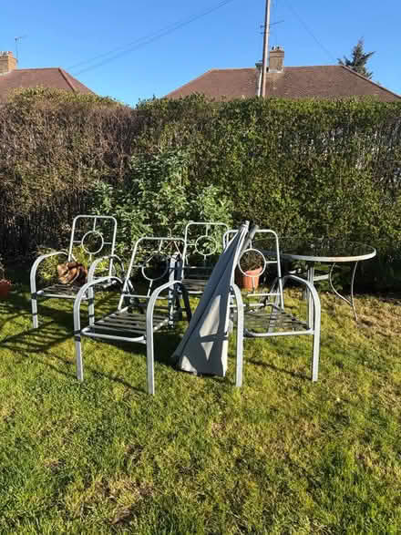 Photo of free Garden set (UB7 9EF) #1