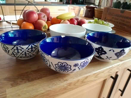 Photo of free Cereal bowls with chips (Earley RG6) #1