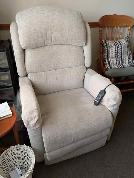 Photo of free Electric power lift reclining chair (Sa12 7th) #1