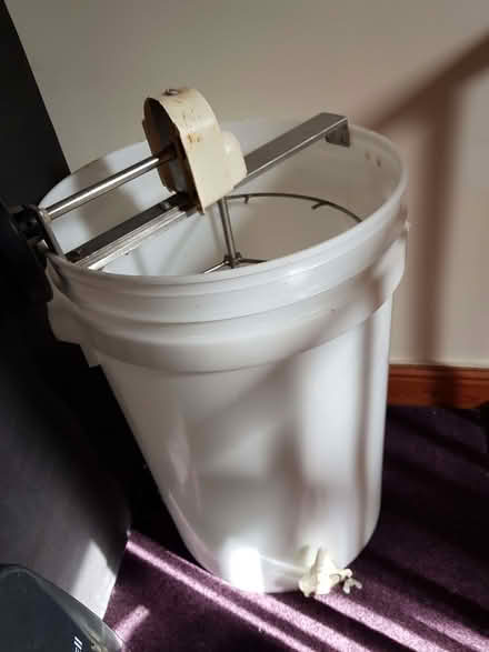 Photo of free manual honey extractor (Shirebrook Park SK13) #1