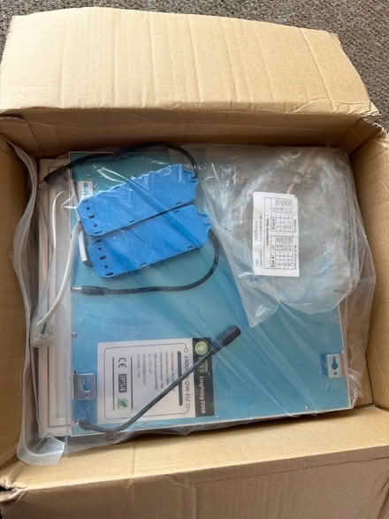 Photo of free 2 LED light panels (Welling DA16) #1