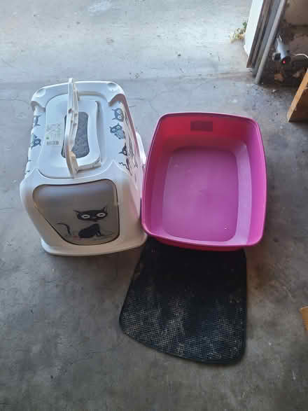 Photo of free Covered litter box (NE Heights) #2