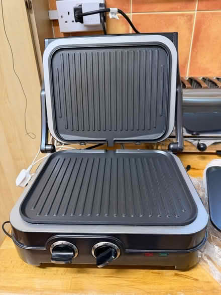 Photo of free Cuisinart griddle/sandwich maker (North Harrow HA2) #3